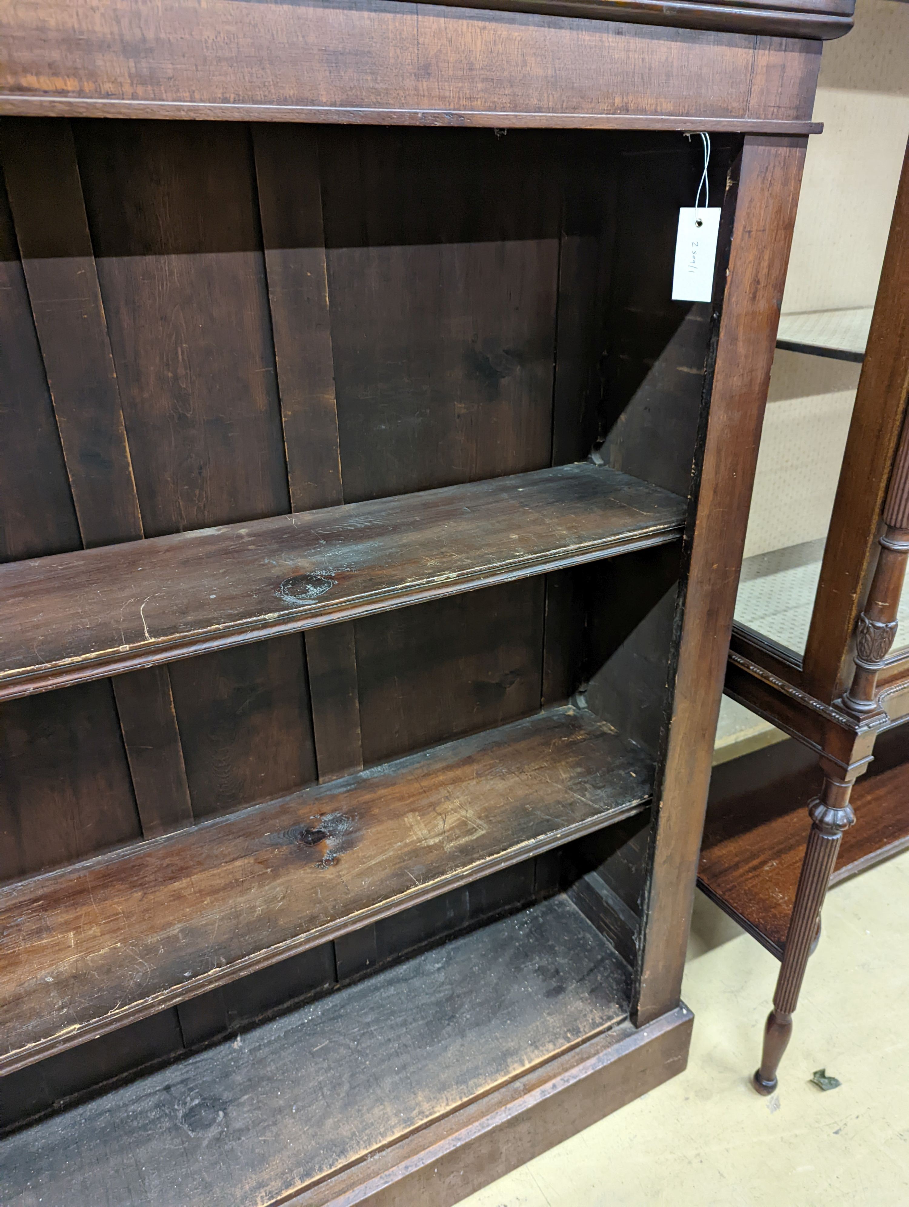 A Victorian mahogany oak open bookcase, length 122cm, depth 30cm, height 128cm